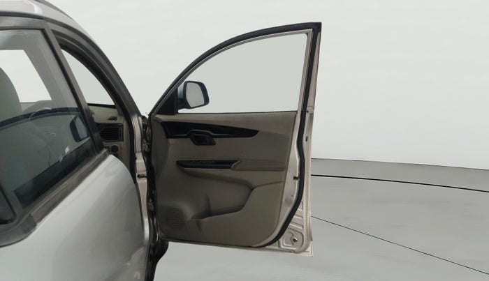 2016 Mahindra Kuv100 K6 D 6 STR, Diesel, Manual, 94,339 km, RHS Front Door