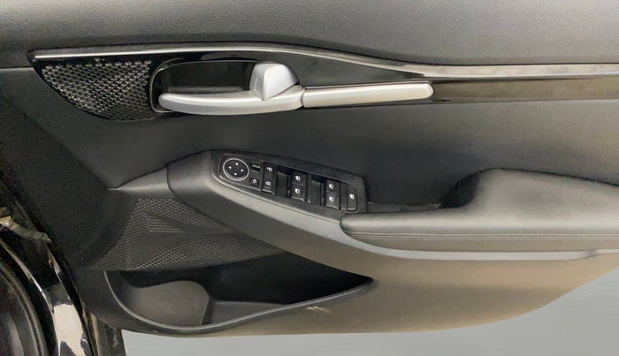 2021 KIA SELTOS HTX ANNIVERSARY EDITION 1.5 PETROL, Petrol, Manual, 55,426 km, Driver Side Door Panels Control