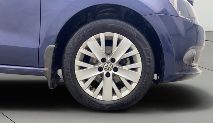 2014 Volkswagen Vento HIGHLINE 1.2 TSI, Petrol, Manual, 1,13,524 km, Right Front Wheel