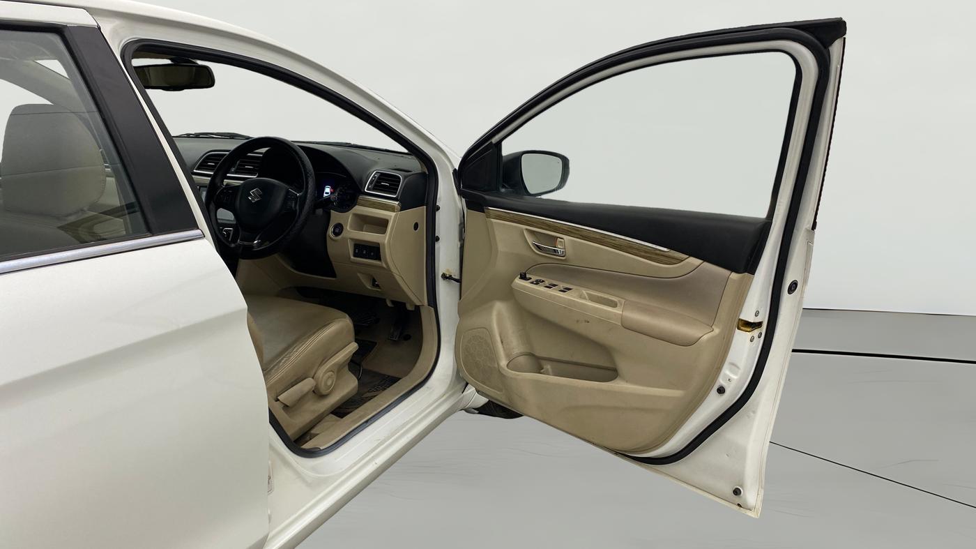 2020 Maruti Ciaz ALPHA  AT 1.5 SHVS PETROL, Petrol, Automatic, 1,09,980 km, RHS Front Door