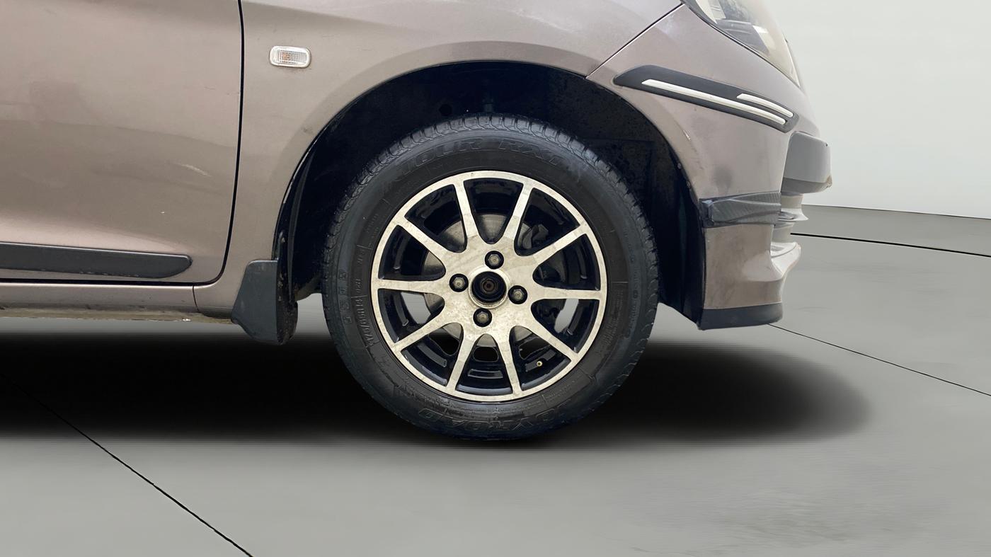 2013 Honda Brio S MT, Petrol, Manual, 75,642 km, Right Front Wheel