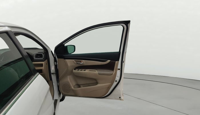 2016 Maruti Ciaz VXI+, Petrol, Manual, 84,661 km, RHS Front Door