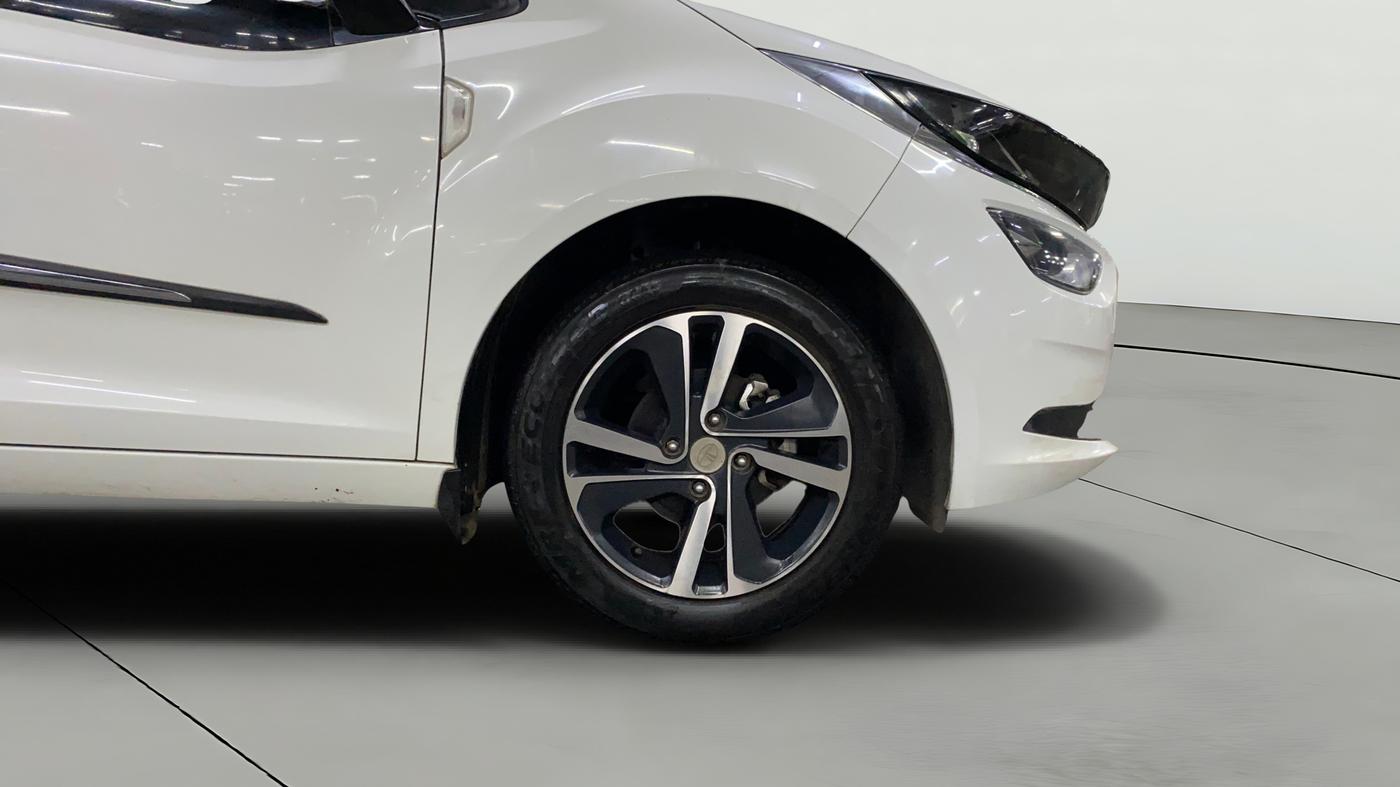 2023 Tata ALTROZ XZA PLUS, Petrol, Automatic, 11,586 km, Right Front Wheel