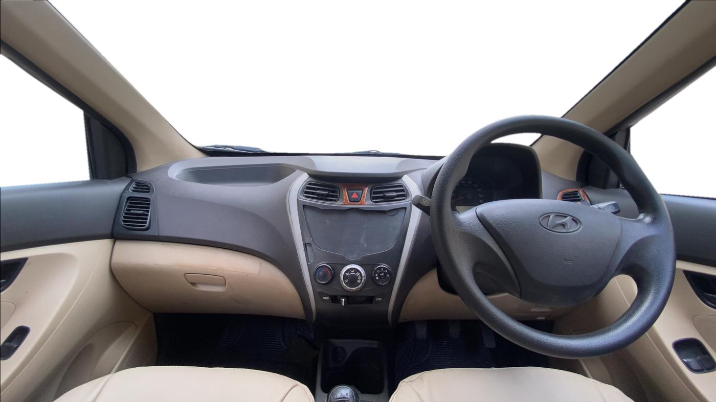 2014 Hyundai Eon ERA +, Petrol, Manual, 1,05,008 km, Dashboard