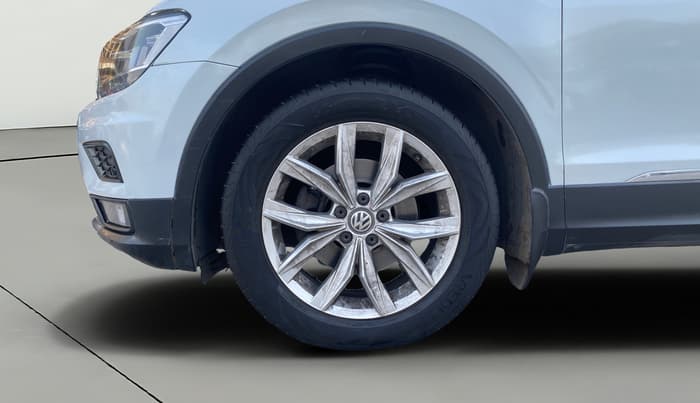 2018 Volkswagen TIGUAN HIGHLINE TDI AT, Diesel, Automatic, 1,43,834 km, Left Front Wheel