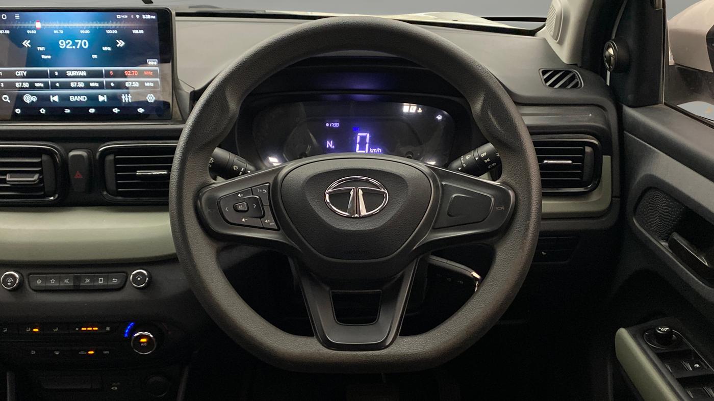 2023 Tata PUNCH ADVENTURE AMT, Petrol, Automatic, 26,554 km, Steering Wheel Close Up