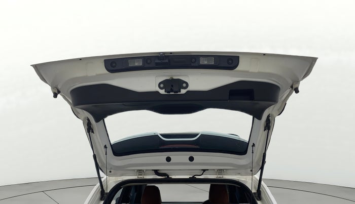 2021 Nissan MAGNITE XV MT, Petrol, Manual, 60,989 km, Boot Door Open