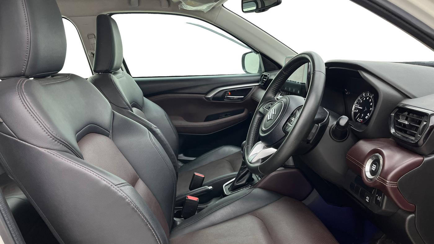 2022 Maruti Grand Vitara ALPHA SMART HYBRID AT, Petrol, Automatic, 33,060 km, Right Side Front Door Cabin
