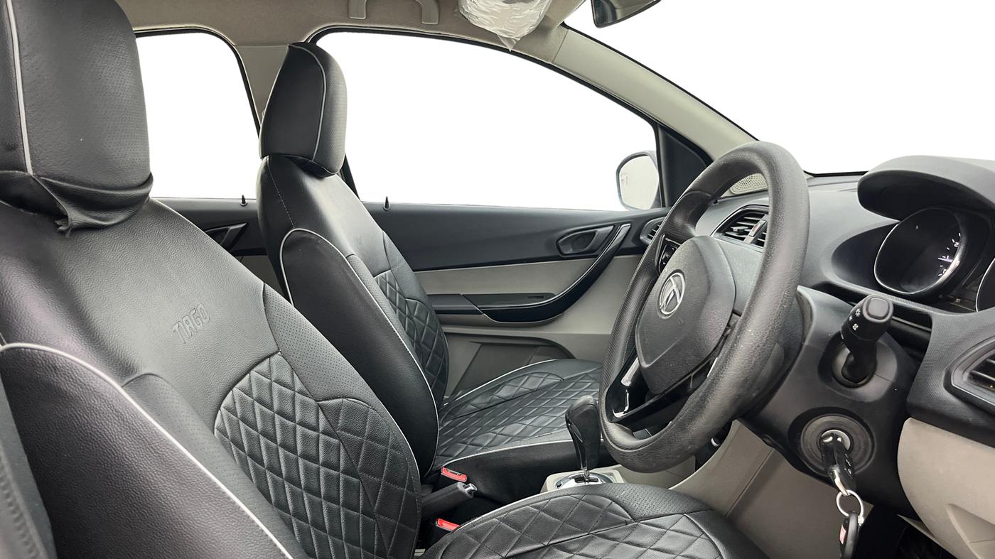 2019 Tata Tiago XZA PETROL, Petrol, Automatic, 38,377 km, Right Side Front Door Cabin