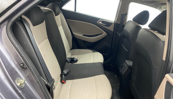 2018 Hyundai Elite i20 ASTA 1.2, Petrol, Manual, 39,856 km, Right Side Rear Door Cabin
