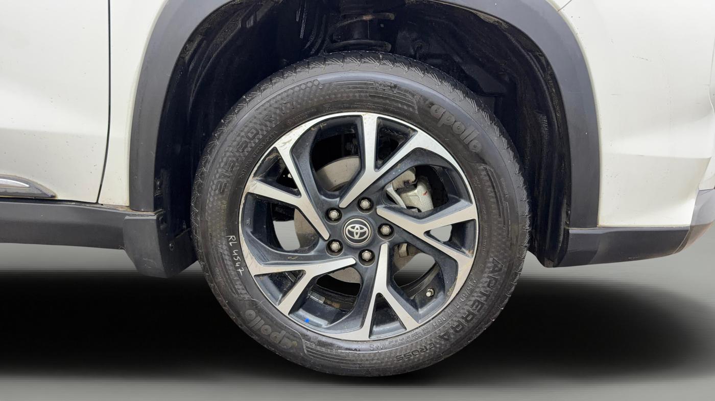 2024 Toyota URBAN CRUISER HYRYDER V HYBRID, Hybrid, Automatic, 30,657 km, Right Front Wheel