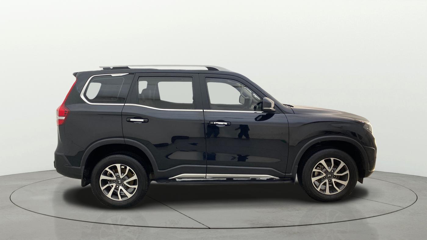 2023 Mahindra SCORPIO-N Z8 PETROL AT 7 STR, Petrol, Automatic, 7,560 km, Right Side View