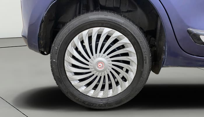 2022 Maruti Swift VXI, Petrol, Manual, 23,859 km, Right Rear Wheel