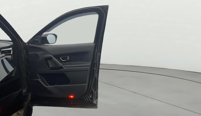 2023 Tata Safari XZA PLUS O DARK EDITION, Diesel, Automatic, 34,482 km, RHS Front Door