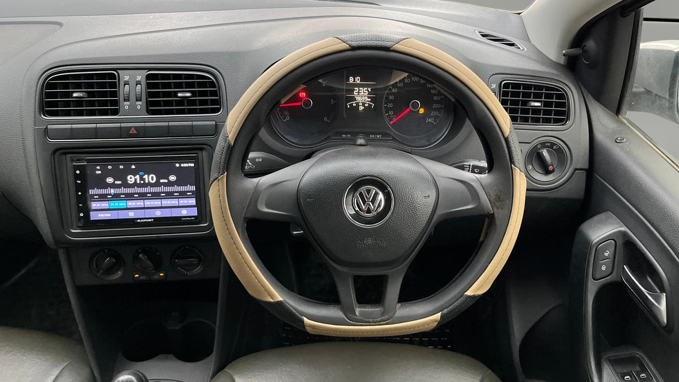 2017 Volkswagen Polo TRENDLINE 1.5L, Diesel, Manual, 79,698 km, Steering Wheel Close Up