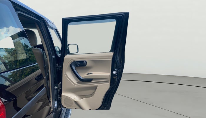 2023 Mahindra BOLERO NEO N 8, Diesel, Manual, 30,272 km, RHS Rear Door