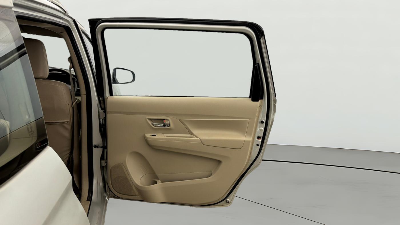 2020 Maruti Ertiga VXI CNG, CNG, Manual, 48,283 km, RHS Rear Door