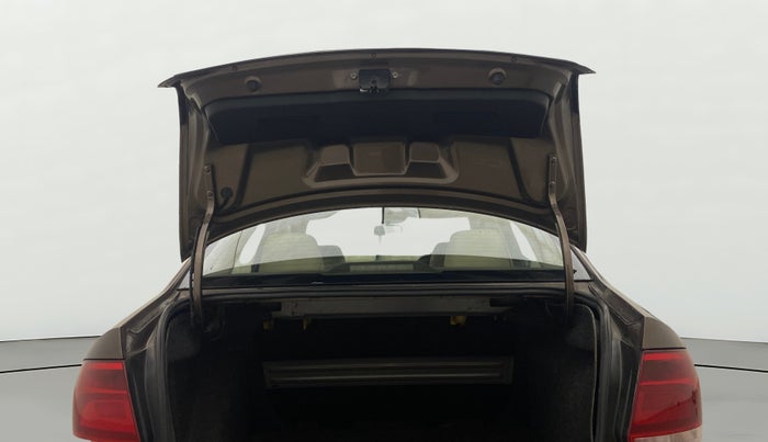 2015 Volkswagen Vento HIGHLINE 1.6 MPI, Petrol, Manual, 57,746 km, Boot Door Open