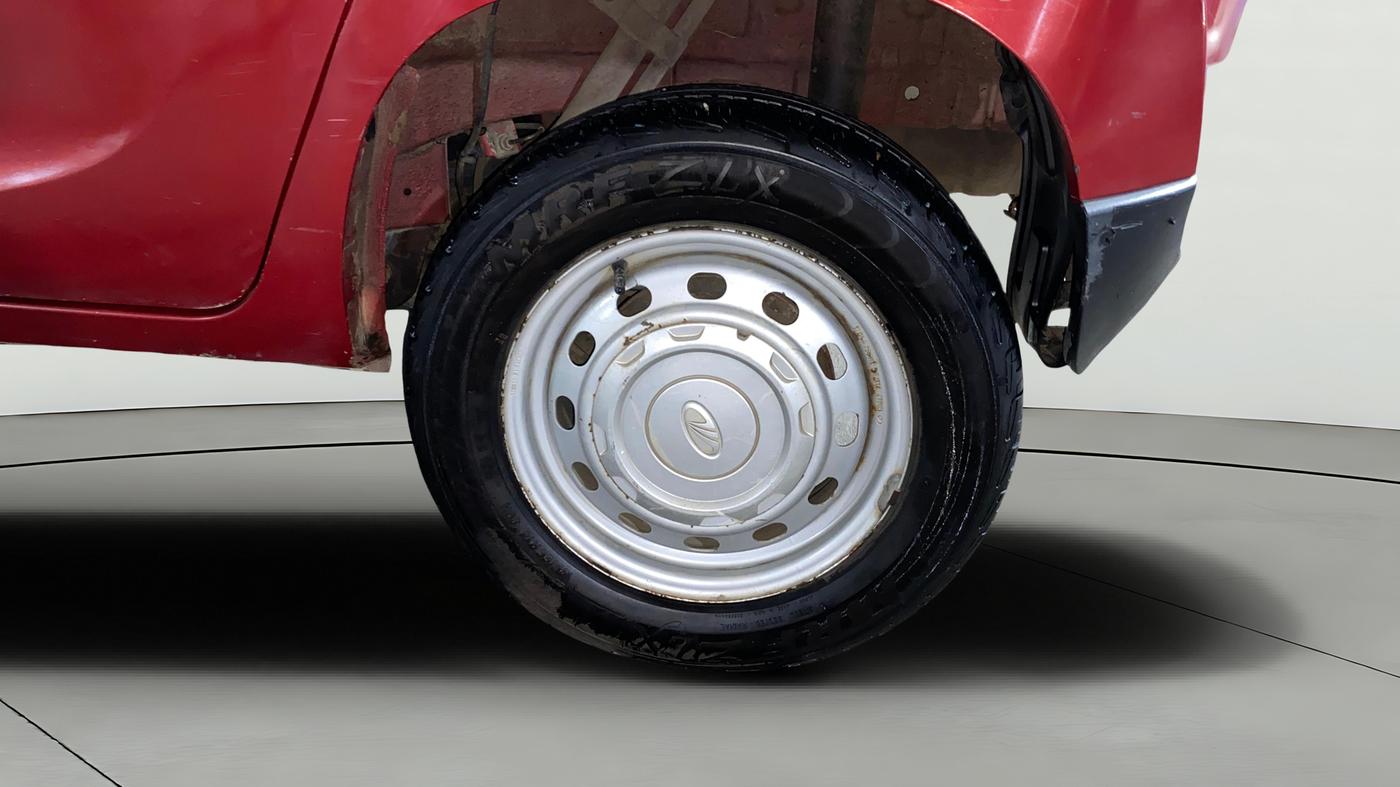 2017 Mahindra Kuv100 K2 6 STR, Petrol, Manual, 35,504 km, Left Rear Wheel