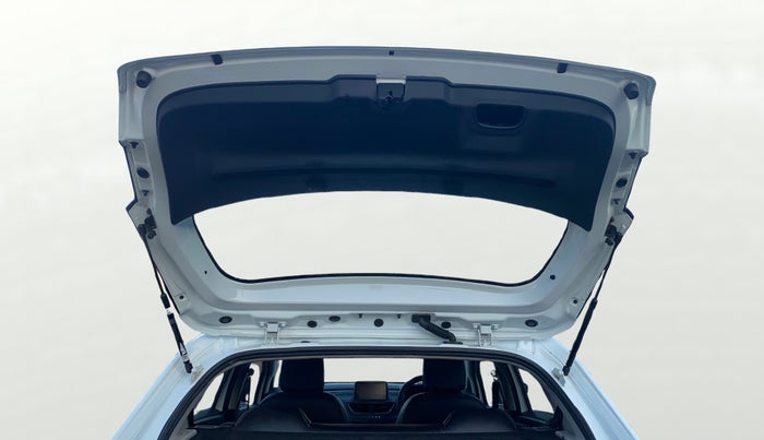 2022 Tata ALTROZ XT PETROL, Petrol, Manual, 15,106 km, Boot Door Open