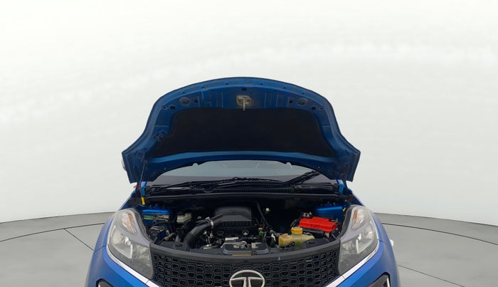 2018 Tata NEXON XM PETROL, Petrol, Manual, 93,655 km, Open Bonet