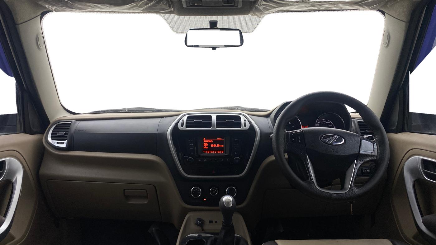 2018 Mahindra TUV300 T8, Diesel, Manual, 1,16,362 km, Dashboard