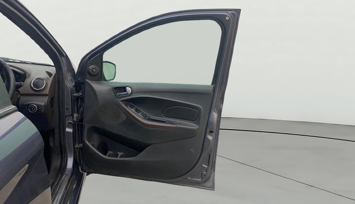 2020 Ford FREESTYLE TITANIUM 1.2 PETROL, Petrol, Manual, 58,367 km, RHS Front Door