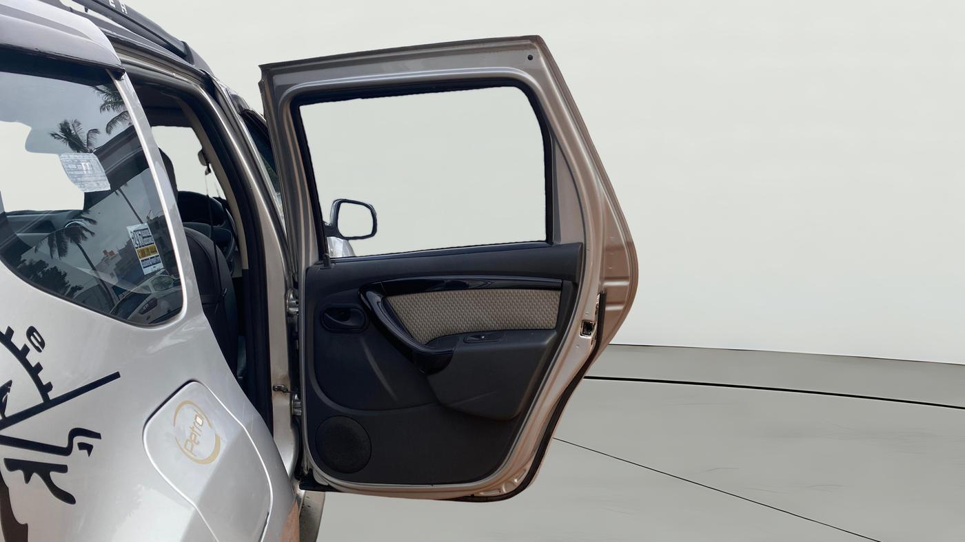 2015 Renault Duster RXL PETROL, Petrol, Manual, 42,724 km, RHS Rear Door