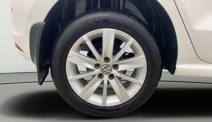 2015 Volkswagen Polo HIGHLINE1.2L, Petrol, Manual, 60,926 km, Right Rear Wheel