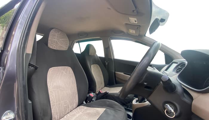 2017 Hyundai Grand i10 SPORTZ (O) 1.2 KAPPA VTVT, Petrol, Manual, 1,22,102 km, Right Side Front Door Cabin