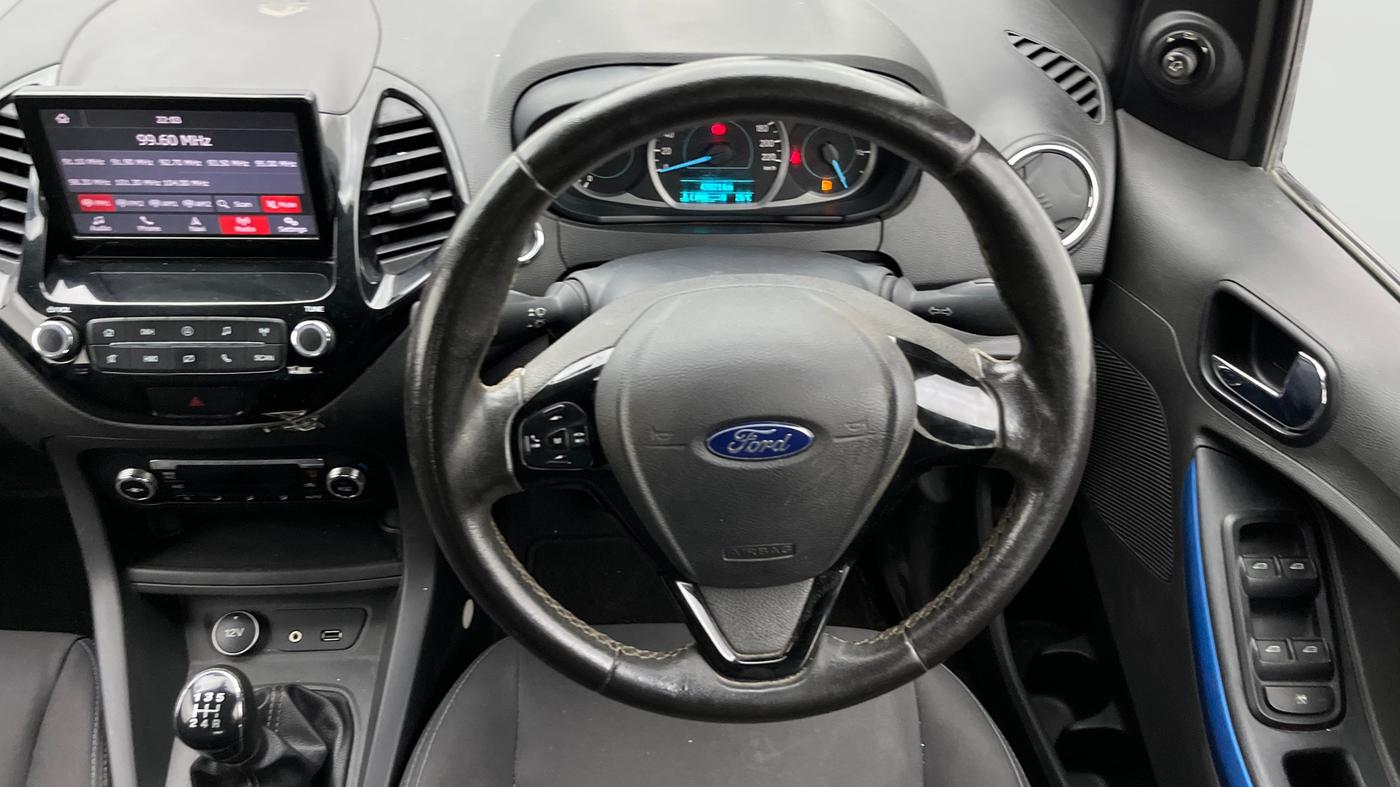 2019 Ford New Figo TITANIUM BLU 1.2 PETROL, Petrol, Manual, 49,808 km, Steering Wheel Close Up