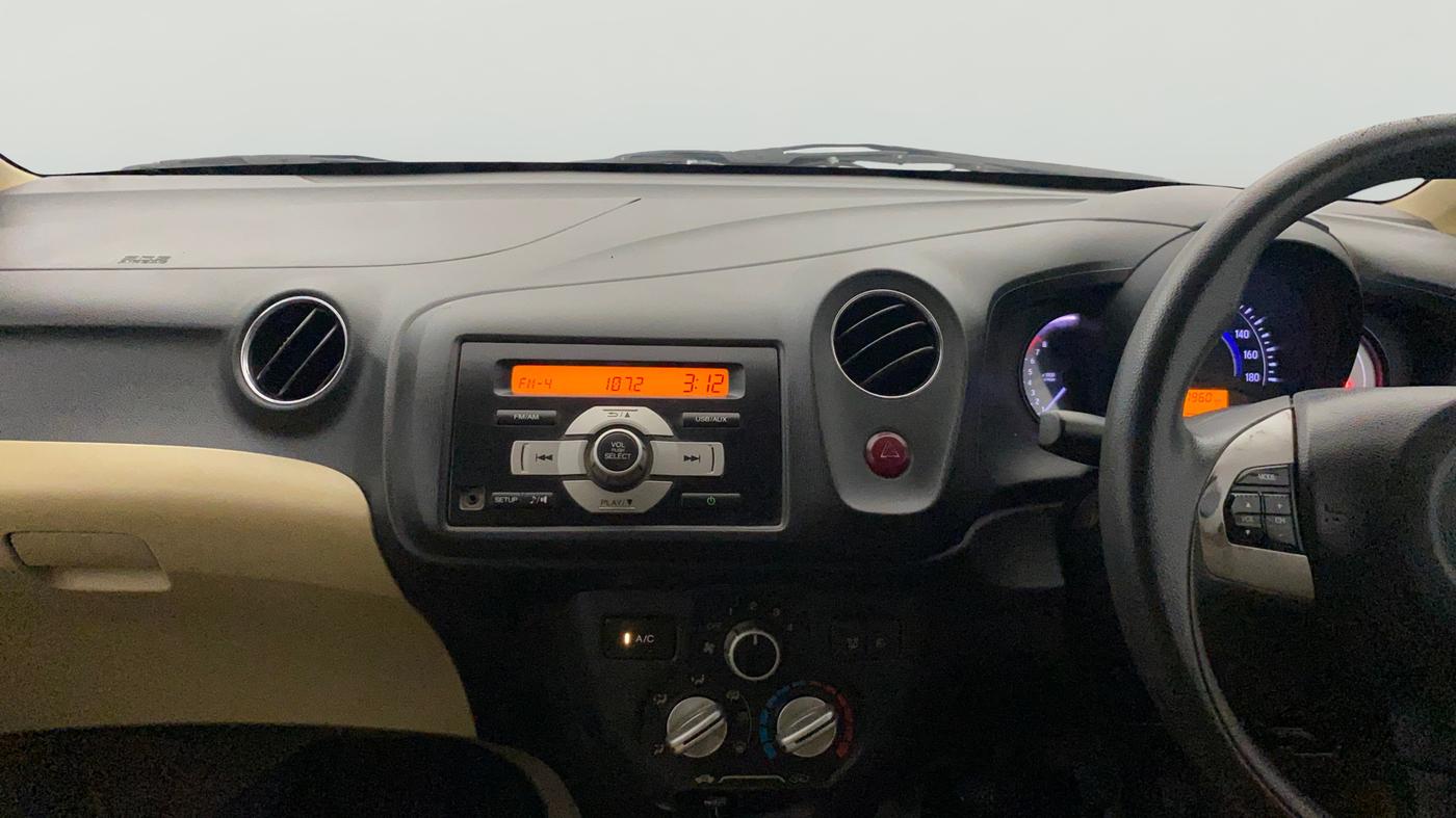 2015 Honda Brio VX MT, Petrol, Manual, 67,927 km, Air Conditioner