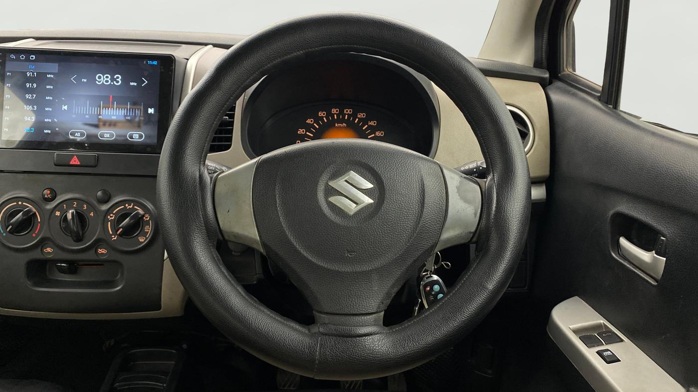 2013 Maruti Wagon R 1.0 LXI, Petrol, Manual, 84,321 km, Steering Wheel Close Up