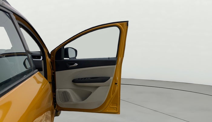 2019 Renault TRIBER RXZ DUAL TONE, Petrol, Manual, 39,240 km, RHS Front Door