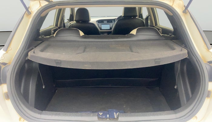 2017 Hyundai Elite i20 ASTA 1.2, Petrol, Manual, 1,06,073 km, Boot Open Zoomed View