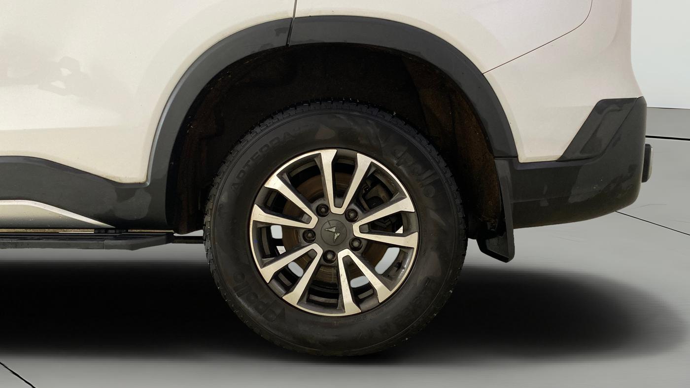 2023 Mahindra SCORPIO-N Z2 PETROL MT 7 STR, Petrol, Manual, 18,151 km, Left Rear Wheel