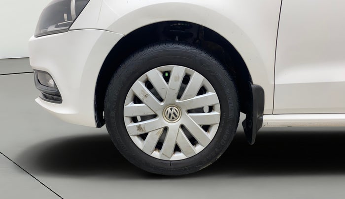 2016 Volkswagen Polo COMFORTLINE 1.2L, Petrol, Manual, 95,471 km, Left Front Wheel