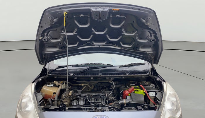 2017 Ford New Figo TREND 1.2 PETROL, Petrol, Manual, 1,00,922 km, Open Bonet