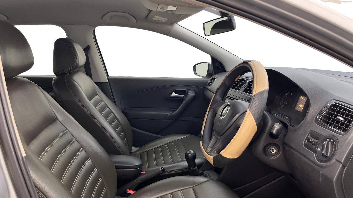 2017 Volkswagen Polo TRENDLINE 1.5L, Diesel, Manual, 79,698 km, Right Side Front Door Cabin