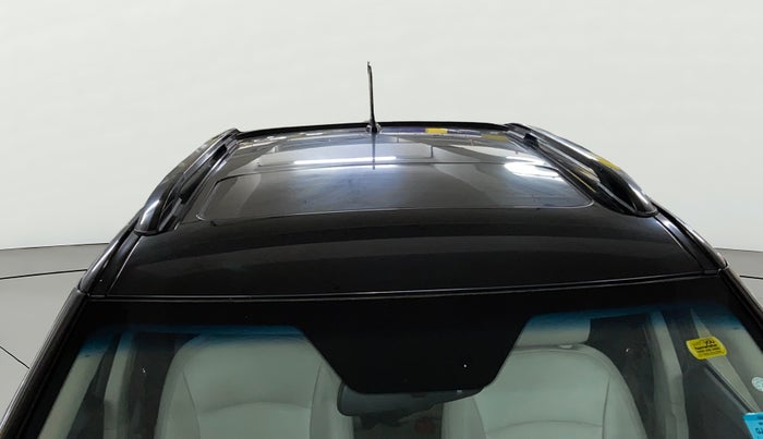 2021 Mahindra XUV300 W8 (O) 1.5 DIESEL, Diesel, Manual, 75,937 km, Roof