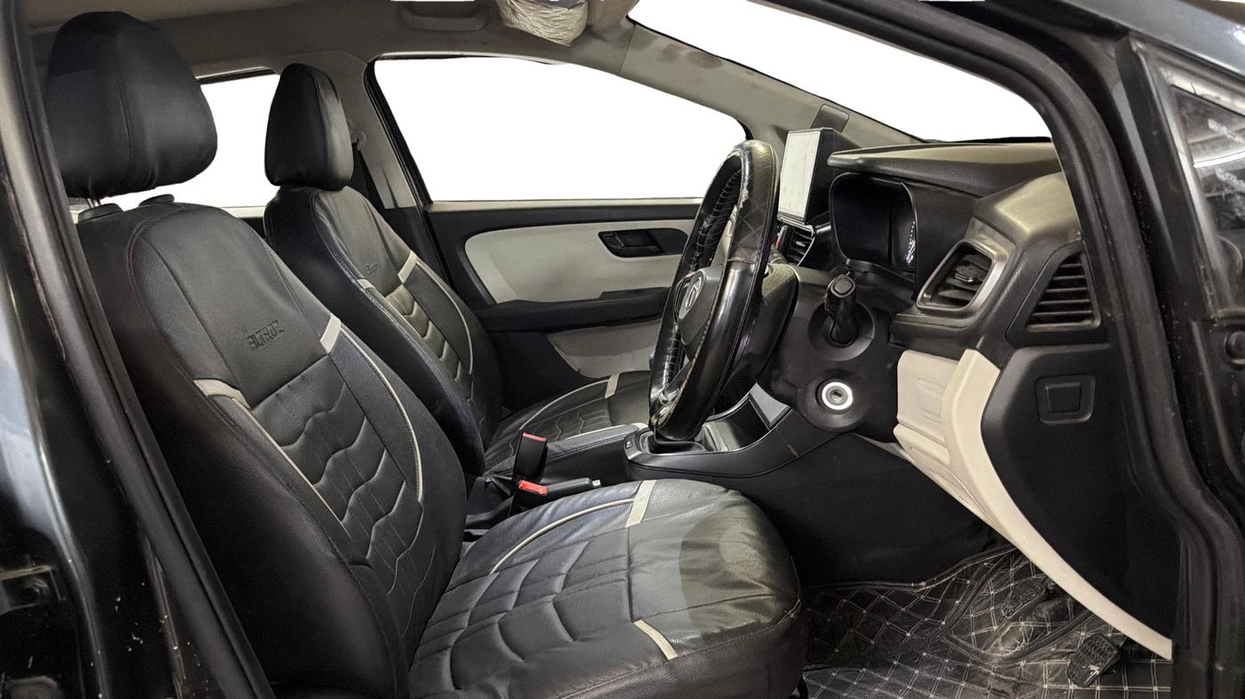 2021 Tata ALTROZ XE PETROL, Petrol, Manual, 87,059 km, Right Side Front Door Cabin