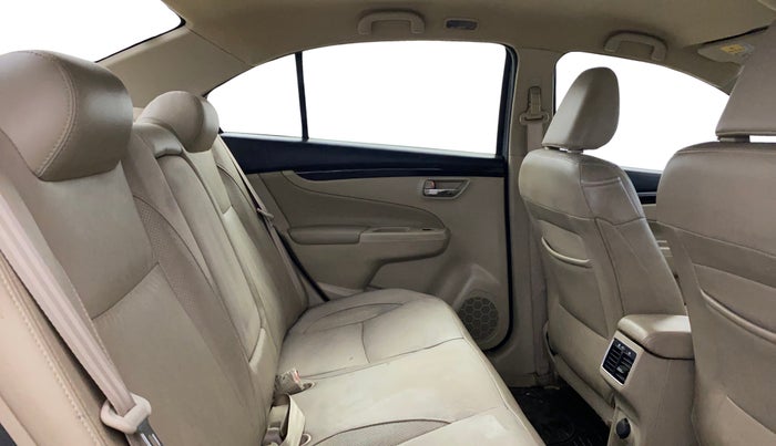 2017 Maruti Ciaz ZXI+, Petrol, Manual, 40,334 km, Right Side Rear Door Cabin