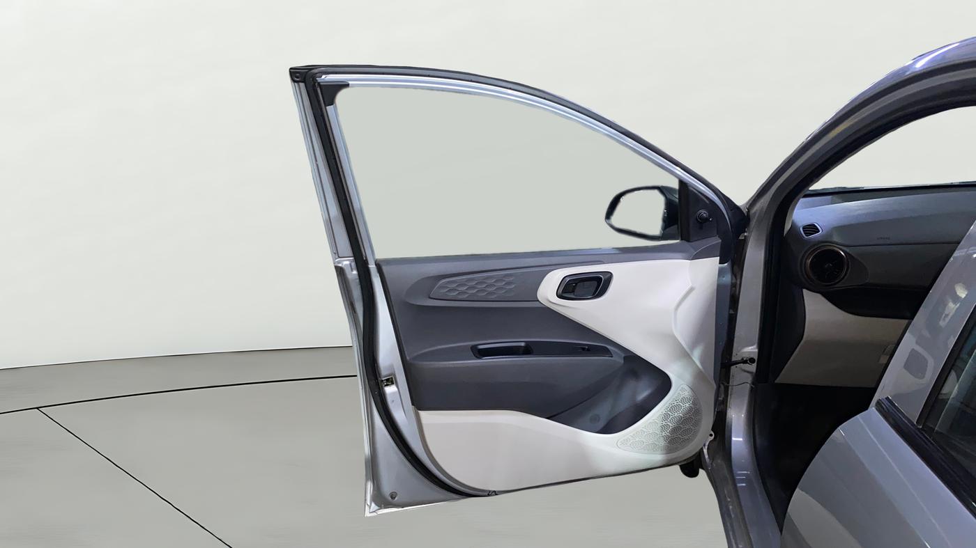 2020 Hyundai AURA E 1.2, Petrol, Manual, 1,17,154 km, LHS Front Door