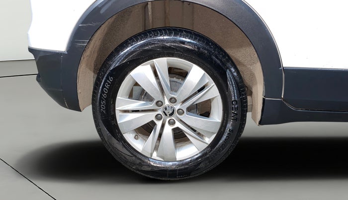 2023 Skoda KUSHAQ AMBITION 1.0L TSI AT, Petrol, Automatic, 17,895 km, Right Rear Wheel