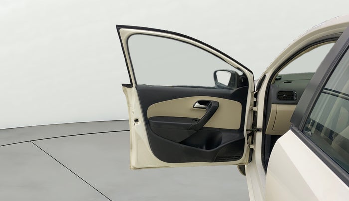 2012 Volkswagen Polo TRENDLINE 1.2L PETROL, Petrol, Manual, 1,00,825 km, LHS Front Door