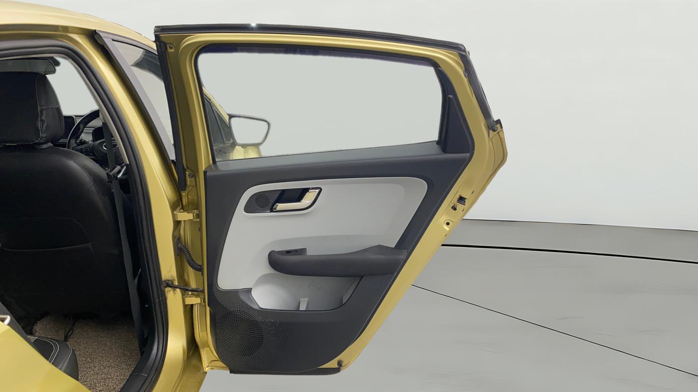 2020 Tata ALTROZ XZ PETROL, Petrol, Manual, 86,875 km, RHS Rear Door
