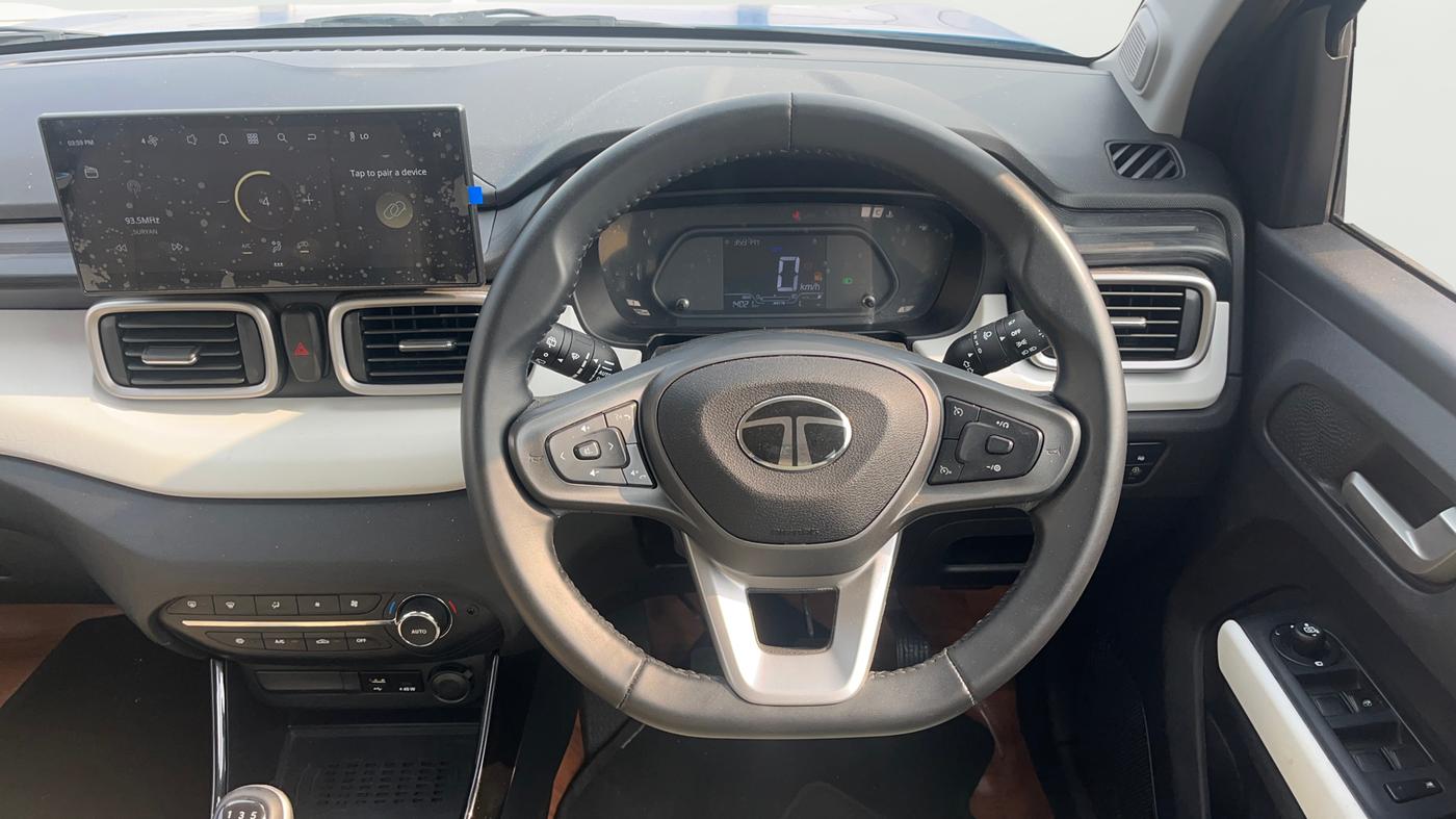 2024 Tata PUNCH Creative Plus, Petrol, Manual, 14,004 km, Steering Wheel Close Up
