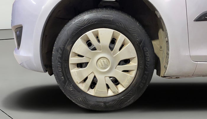 2014 Maruti Swift VXI, Petrol, Manual, 1,04,665 km, Left Front Wheel
