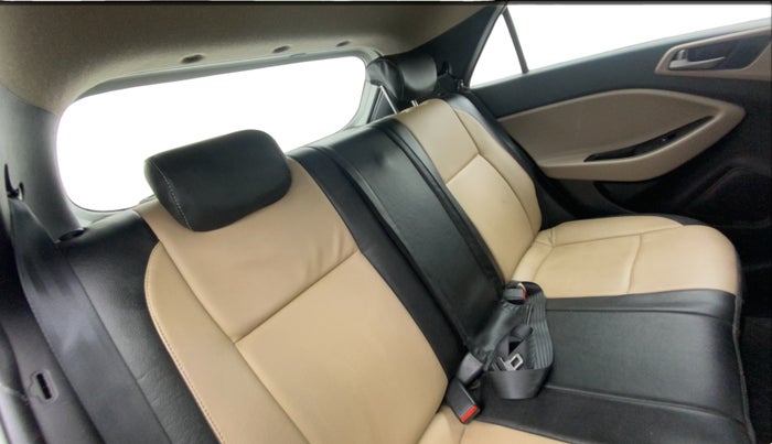 2018 Hyundai Elite i20 ASTA 1.2 (O), Petrol, Manual, 60,857 km, Right Side Rear Door Cabin