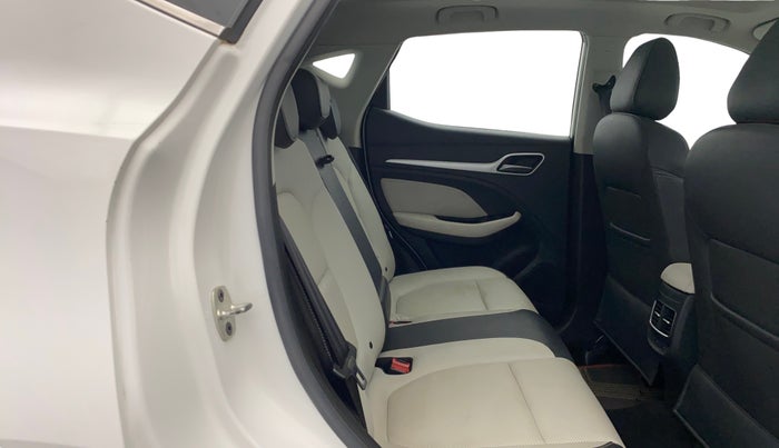 2022 MG ASTOR SAVVY 1.5 CVT, Petrol, Automatic, 18,679 km, Right Side Rear Door Cabin